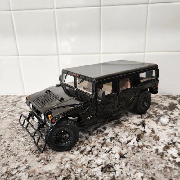 Hummer Model Car 1:18 scale black diecast metal - Picture 8 of 13